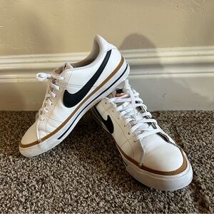 Nike Court Legacy Sneaker White Size 7Y/8.5W